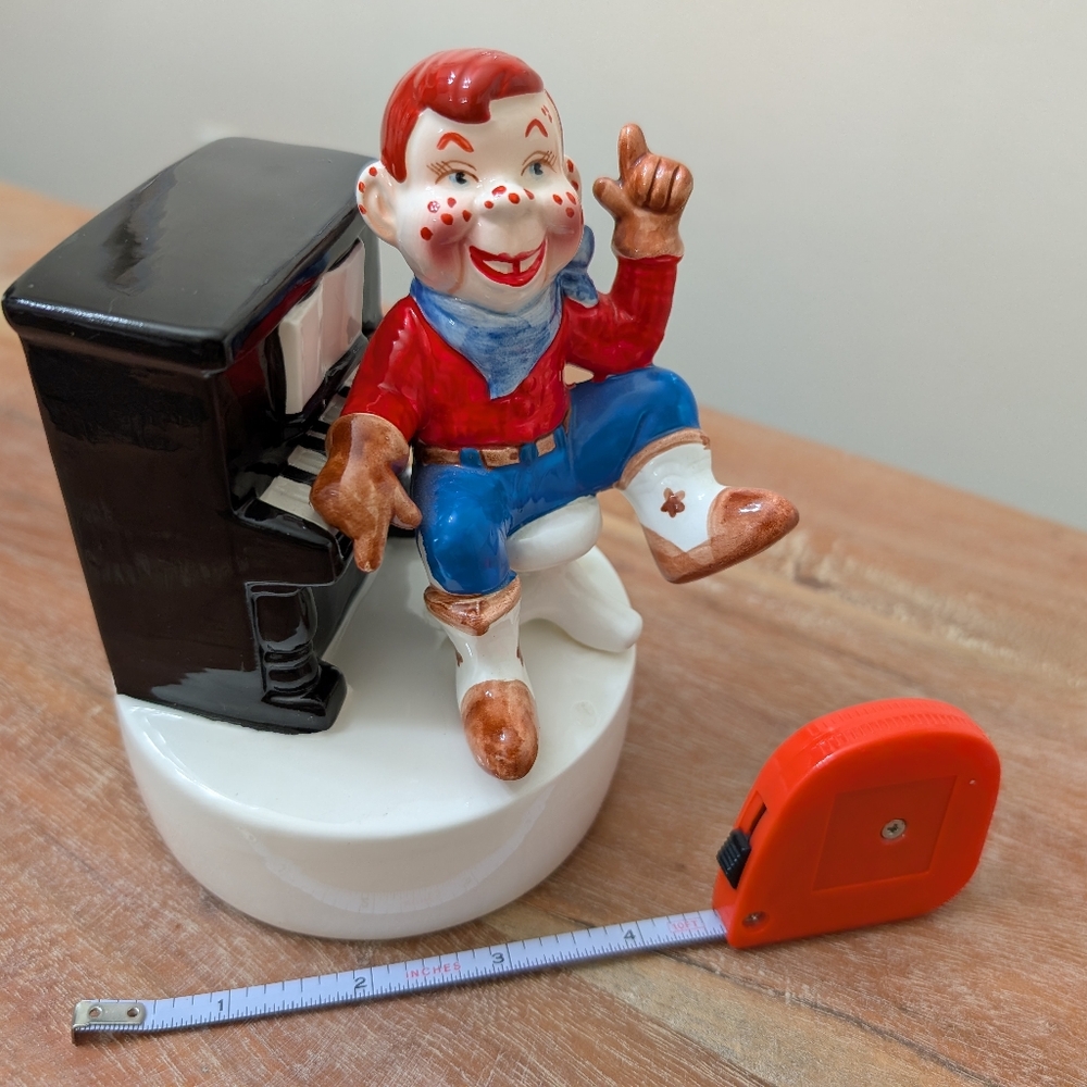 Vintage Howdy Doody Ceramic Musical Revolving Figurine•Rare Find•5.5"L x4.5"W